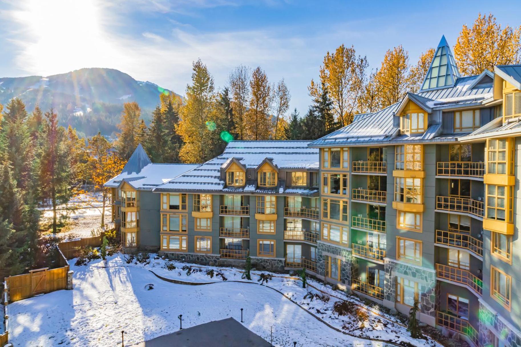 Cascade Lodge Whistler Exterior photo