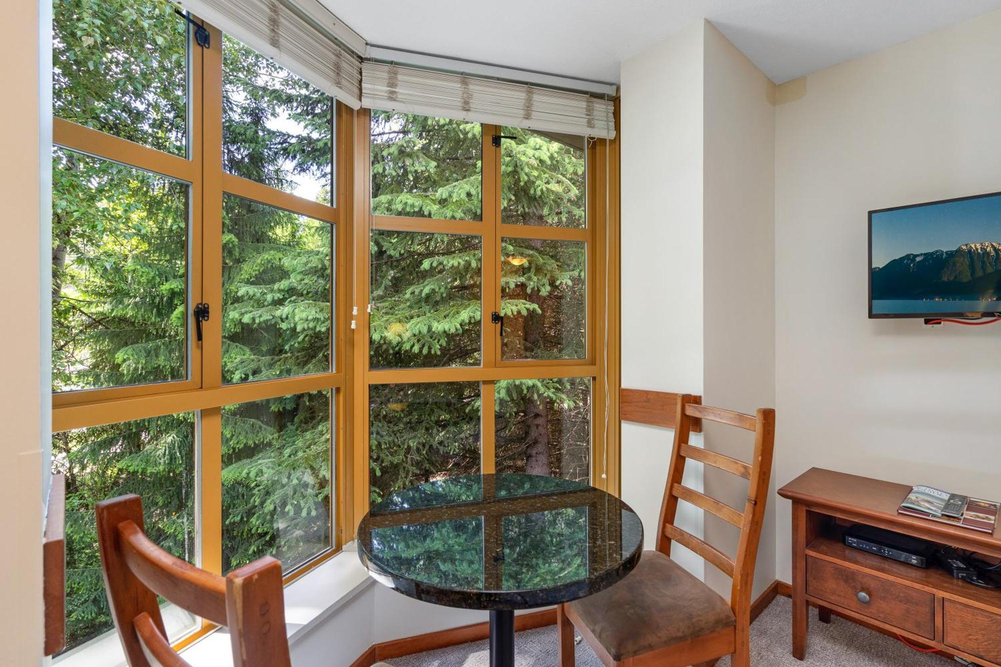 Cascade Lodge Whistler Exterior photo